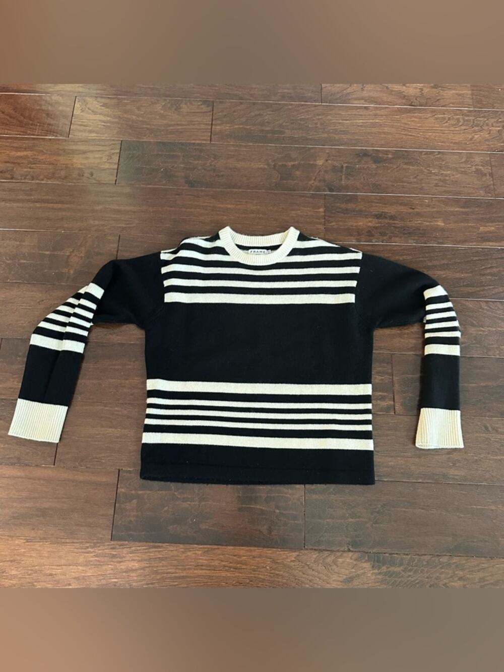 Frame Cashmere Sweater LWSW0091 Knit Black Cream Striped Pullover Shirt SMALL